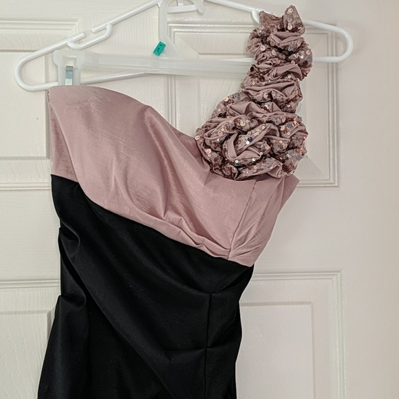 Special occasion dress - Picture 2 of 3